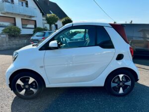 Fahrzeugabbildung Smart ForTwo cabrio electric drive / EQ*NAVI*SZHZ*PDC*