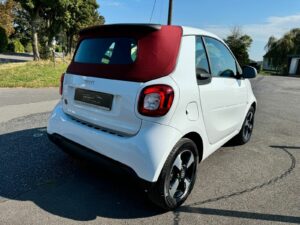 Fahrzeugabbildung Smart ForTwo cabrio electric drive / EQ*NAVI*SZHZ*PDC*