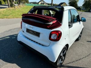 Fahrzeugabbildung Smart ForTwo cabrio electric drive / EQ*NAVI*SZHZ*PDC*