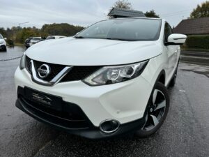 Fahrzeugabbildung Nissan Qashqai N-Vision 4x4* 1 HAND* 360°CAM*AHK*