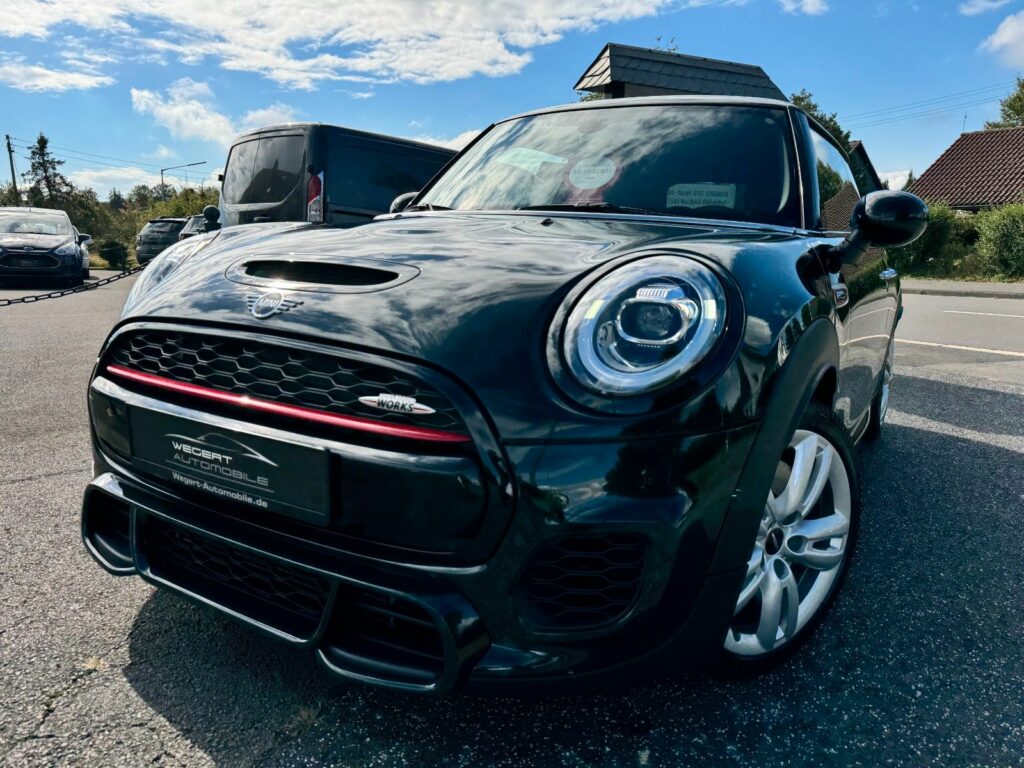 MINI JOHN_COOPER_WORKS*LED*NAVI*AUTOMATIK*REBELGREEN*