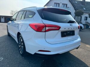 Fahrzeugabbildung Ford Focus Turnier Cool & Connect*LED*MWST*ACC*