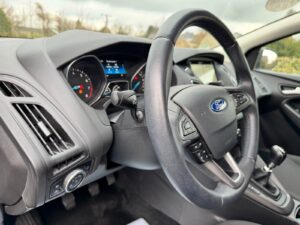 Fahrzeugabbildung Ford Focus Turnier 1.0 Ecoboost *Cool & Connect*