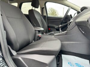 Fahrzeugabbildung Ford Focus Turnier 1.0 Ecoboost *Cool & Connect*